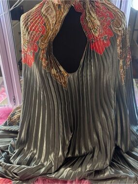 Pleated Metallic Gray Women’s Keyhole Top with Red Floral Accent